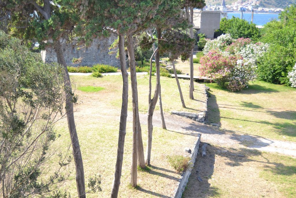 Hotel Porto Azzurro Giardini Naxos Exterior foto