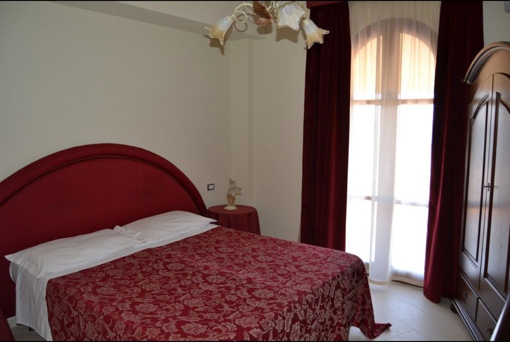 Hotel Porto Azzurro Giardini Naxos Exterior foto